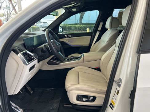 Used 2024 BMW X7 xDrive40i w/ Executive Package image 5