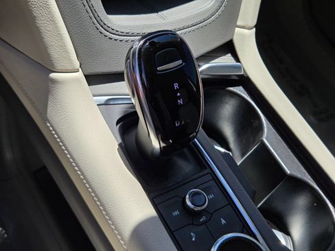 Used 2023 Cadillac XT6 Premium Luxury w/ Technology Package FWD image 24