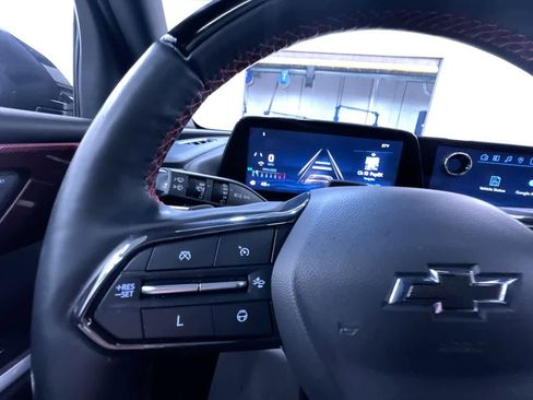 Used 2024 Chevrolet Traverse RS image 19