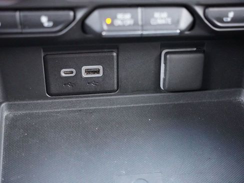 Certified 2022 Chevrolet Suburban Z71 image 32