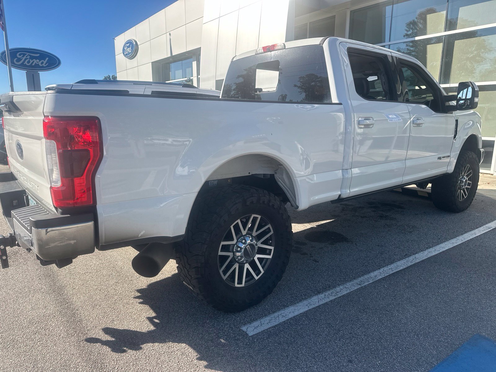 Used 2019 Ford F250 Lariat w/ Lariat Value Package AWD/4WD image 4
