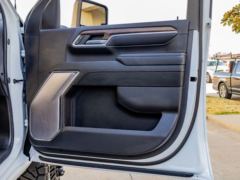 Used 2024 Chevrolet Silverado 3500 High Country w/ High Country Premium Package image 36