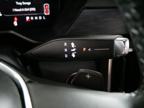 Used 2025 GMC Acadia Elevation w/ Elevation Premium Package image 24