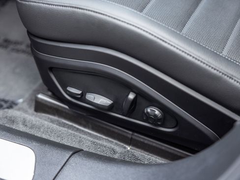 Certified 2024 Porsche Panamera RWD image 16