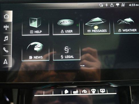 Used 2020 Audi e-tron Prestige w/ Prestige Package image 30