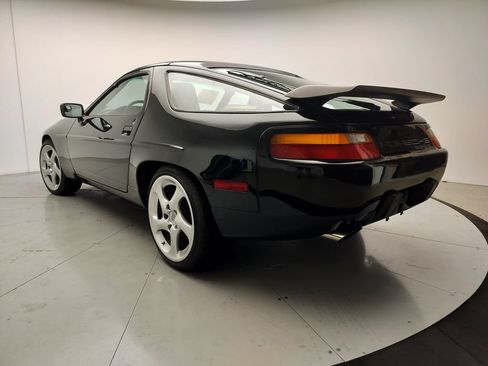 Used 1988 Porsche 928 S4 RWD image 3