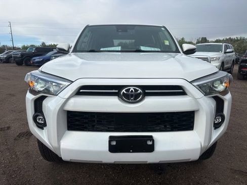 Used 2022 Toyota 4Runner SR5 Premium w/ Moonroof Package AWD/4WD image 9