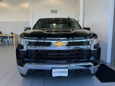 Used 2023 Chevrolet Silverado 1500 LT AWD/4WD image 30