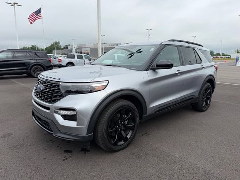 Used 2023 Ford Explorer ST-Line w/ Class IV Trailer Tow Package AWD/4WD image 1