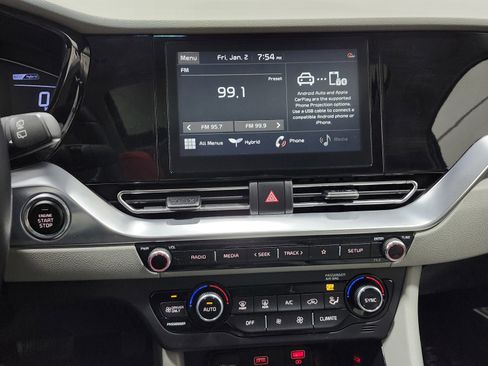 Used 2020 Kia Niro Touring image 28