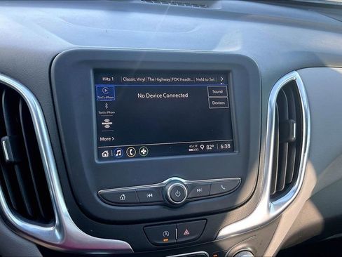 Used 2022 Chevrolet Equinox LS AWD/4WD image 15
