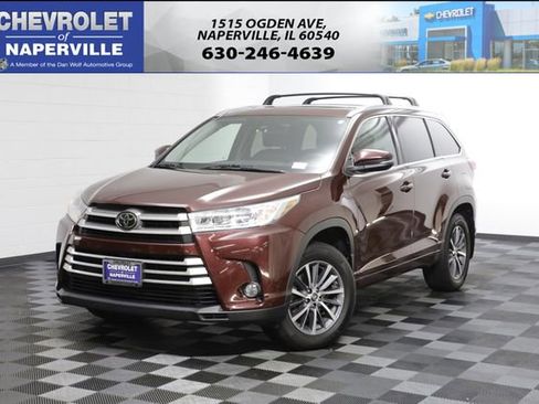 Used 2018 Toyota Highlander XLE image 1