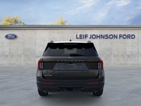 New 2026 Ford Explorer Active RWD image 5