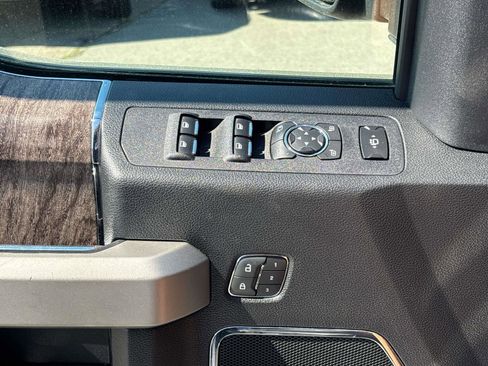 Used 2019 Ford F350 Lariat w/ Lariat Ultimate Package AWD/4WD image 19