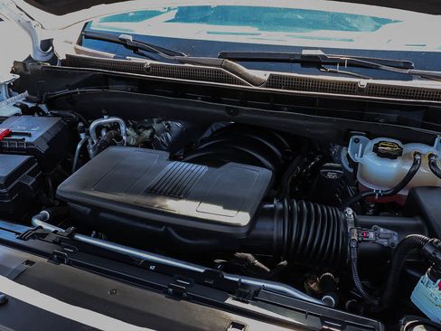 Used 2024 GMC Yukon XL SLT image 32