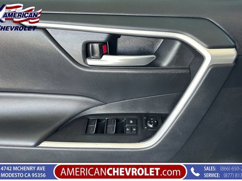 Used 2025 Toyota RAV4 XLE FWD image 11