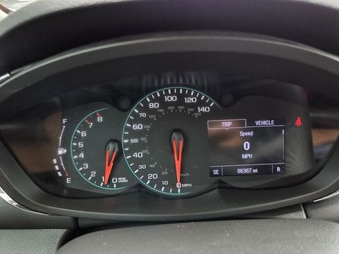 Used 2020 Chevrolet Trax LT w/ Sun & Sound Package image 28