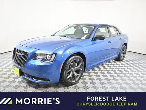 Used 2022 Chrysler 300 Touring w/ Sport Appearance Package image 1