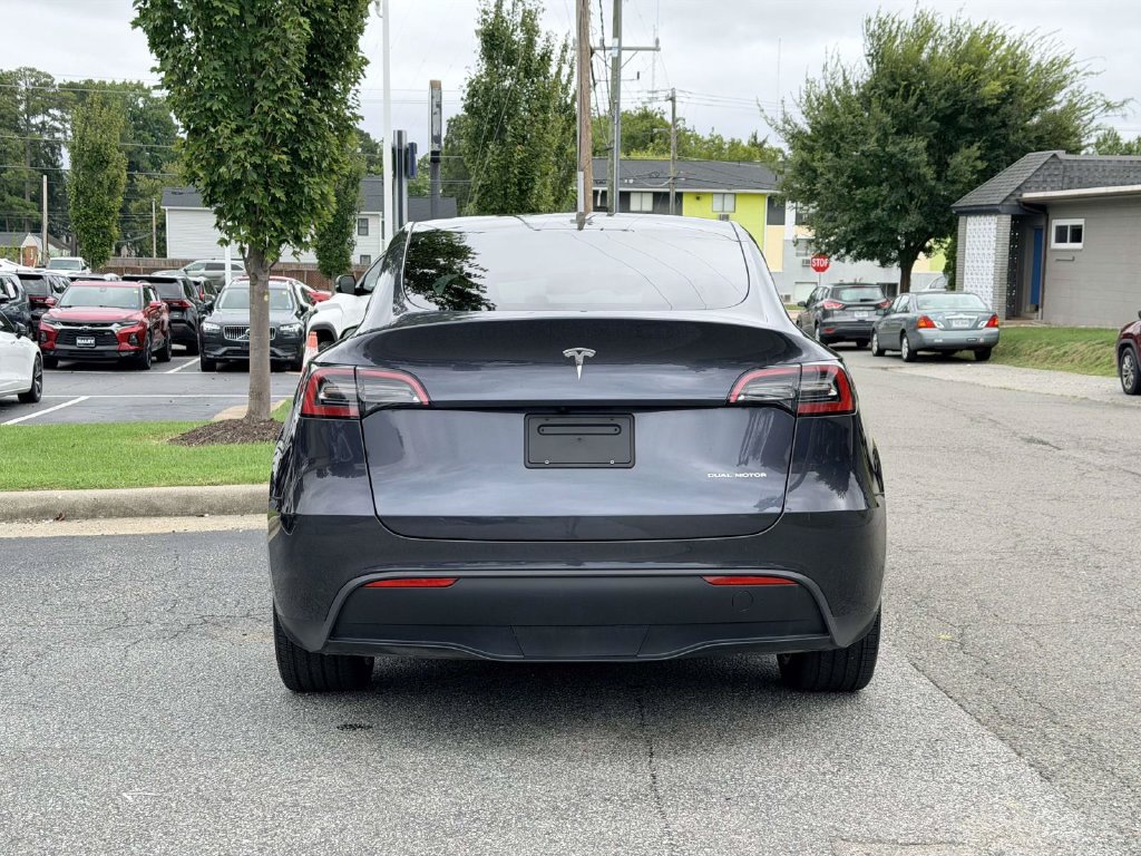 Used 2024 Tesla Model Y Long Range AWD/4WD image 22
