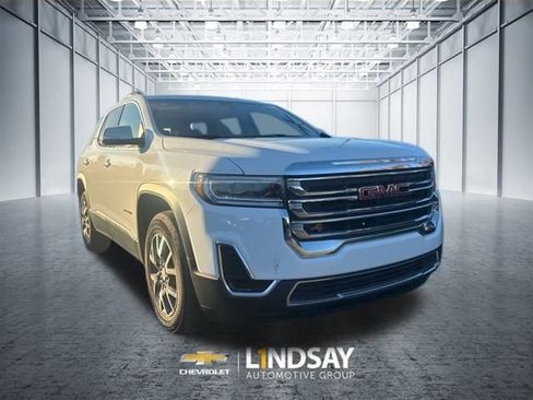 Used 2023 GMC Acadia SLE w/ Driver Convenience Package image 2