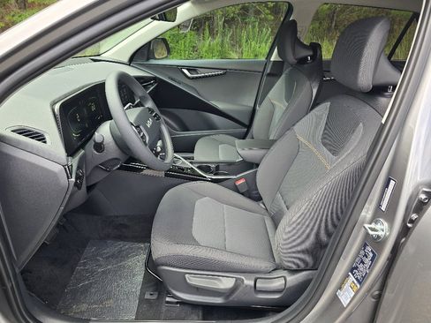 New 2025 Kia Niro LX FWD image 5