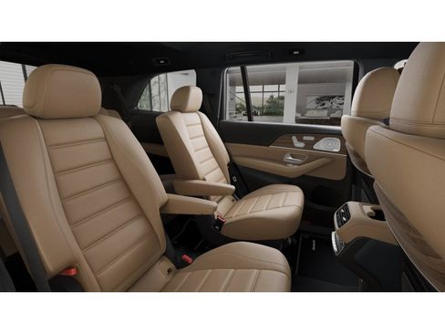 New 2026 Mercedes-Benz GLS 580 4MATIC image 5