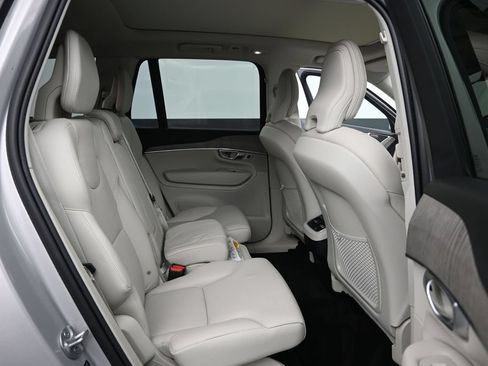 Certified 2024 Volvo XC90 B6 Plus AWD/4WD image 17