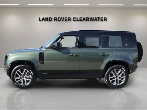 New 2026 Land Rover Defender 110 X-Dynamic SE image 2