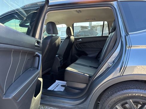 Used 2024 Volkswagen Tiguan SE image 15
