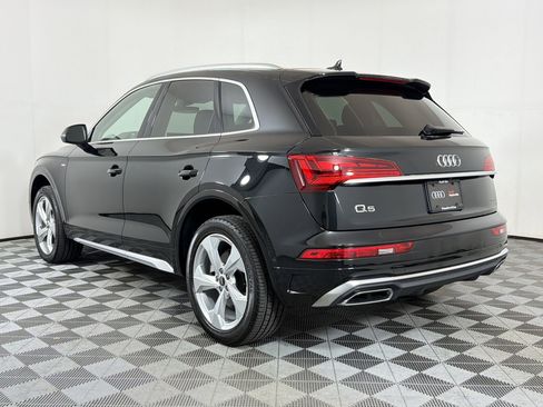 Used 2023 Audi Q5 2.0T Prestige w/ Prestige Package image 3