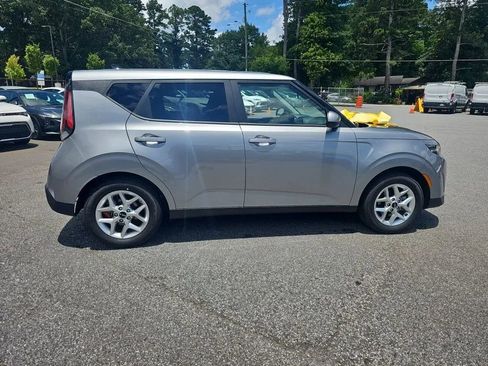 Used 2025 Kia Soul LX w/ LX Technology Package image 6