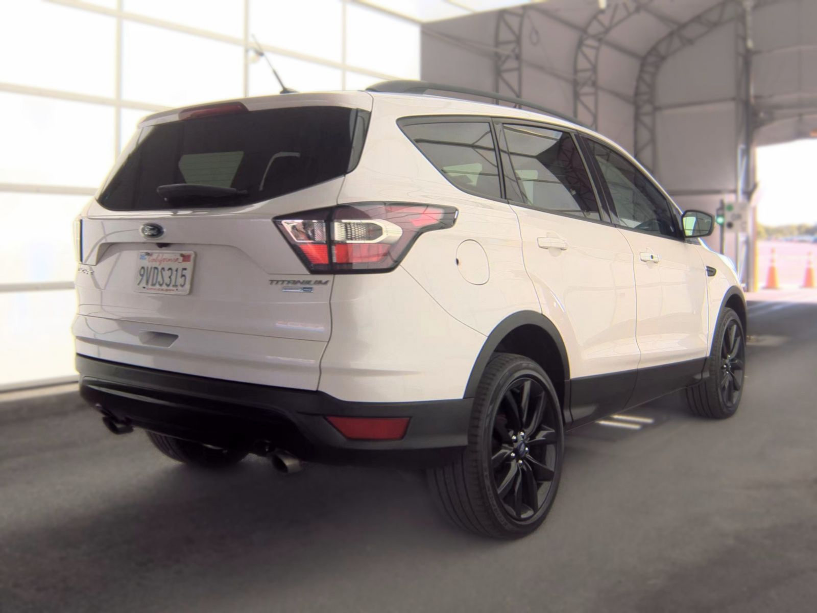 Used 2017 Ford Escape Titanium AWD/4WD image 4