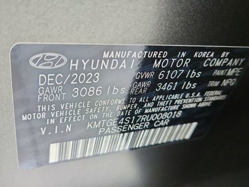 Used 2024 Genesis G80 image 61