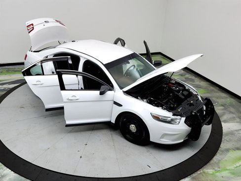 Used 2018 Ford Taurus SE image 34