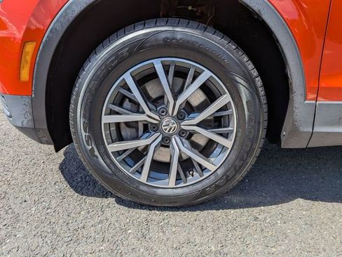 Used 2019 Volkswagen Tiguan SE w/ Panoramic Sunroof Package AWD/4WD image 30