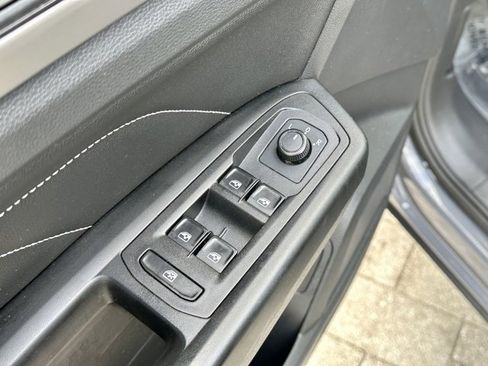 Used 2020 Volkswagen Atlas Cross Sport SEL image 11