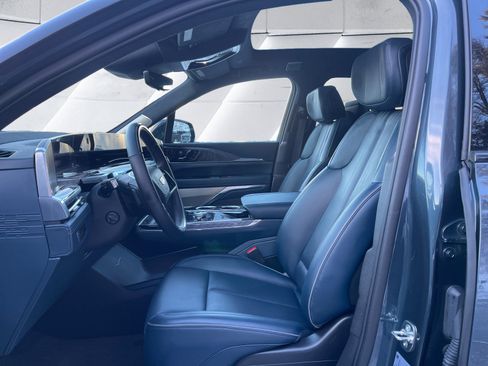 Used 2025 Cadillac Escalade IQ Luxury 2 image 10