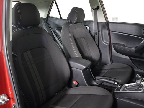 Certified 2024 Hyundai Venue SEL FWD image 26