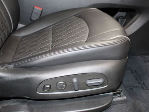 Used 2022 Buick Enclave Avenir w/ Avenir Technology Package image 21