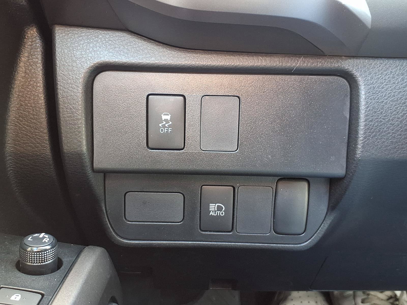 Used 2023 Toyota Tacoma SR5 RWD image 16