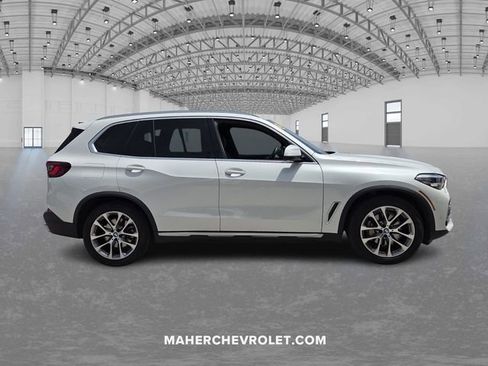 Used 2023 BMW X5 xDrive40i w/ Premium Package AWD/4WD image 8