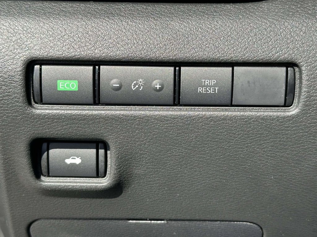 Used 2024 Nissan Sentra SV FWD image 20