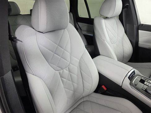 Used 2026 BMW X5 sDrive40i image 31