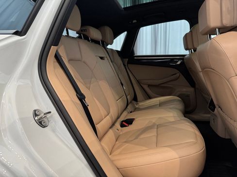 Used 2025 Porsche Macan image 23