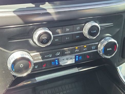 Used 2022 Ford F150 Lariat w/ Equipment Group 502A High AWD/4WD image 27
