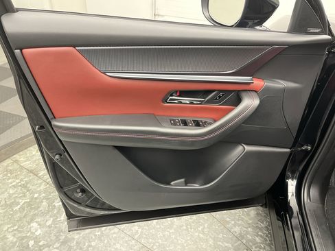 Certified 2025 MAZDA CX-70 Plug-In Hybrid w/ Premium Plus image 8