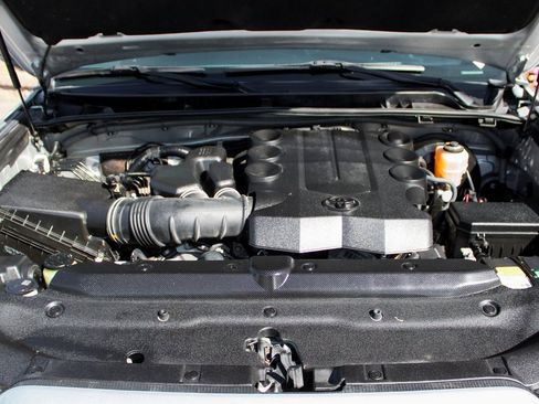 Used 2019 Toyota 4Runner SR5 image 12