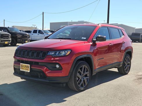 New 2026 Jeep Compass Latitude image 7