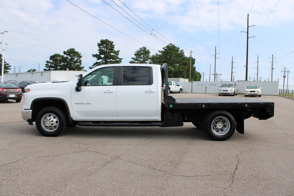 Used 2025 Chevrolet Silverado 3500 LT w/ Convenience Package AWD/4WD image 3