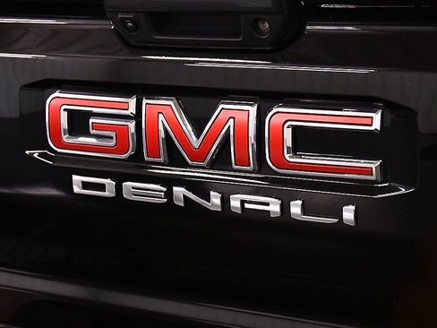 Used 2024 GMC Canyon Denali AWD/4WD image 10